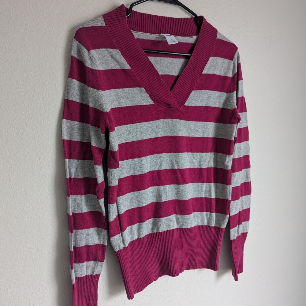 Striped Gap sweater - size M
